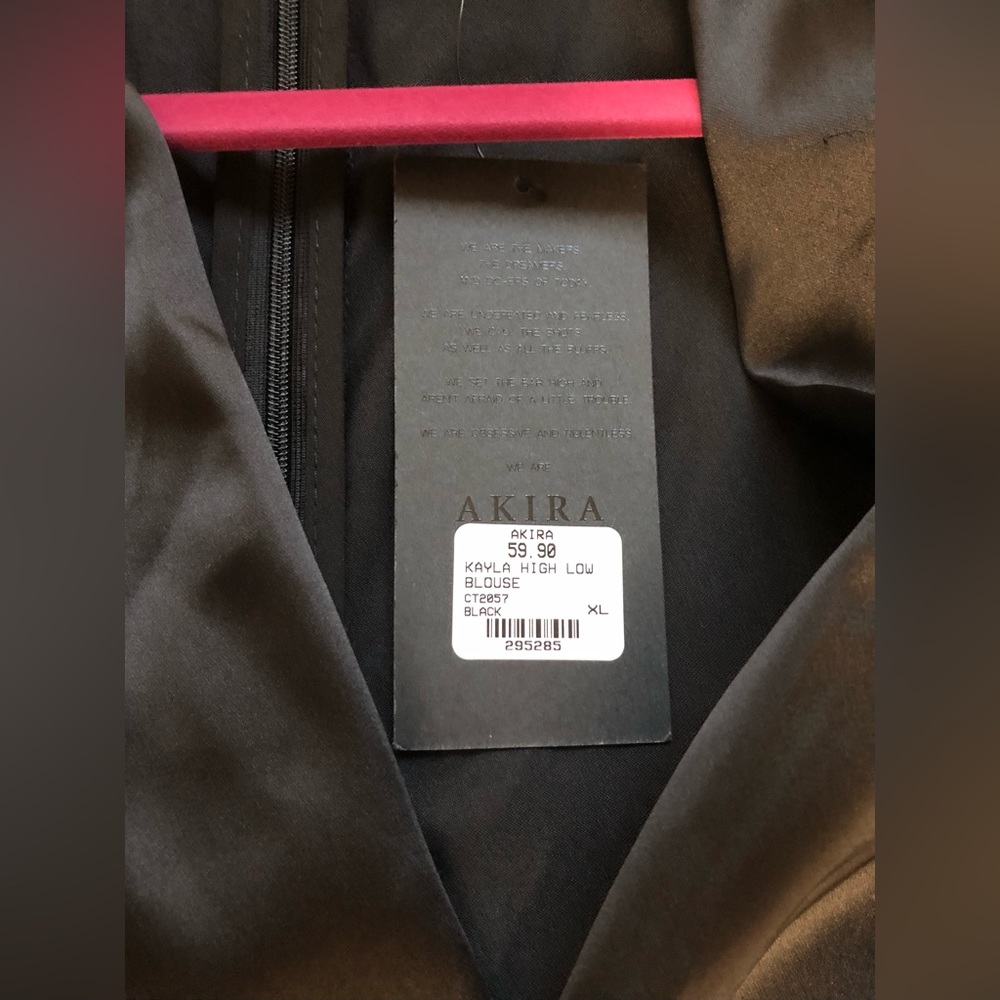 KAYLA HIGH LOW BLOUSE BY: AKIRA SIZE: XL - Picture 10 of 16